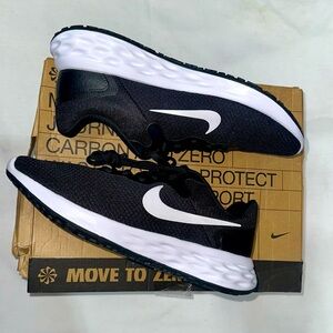 Nike Revolution 6 NN Black/White Grey Iron